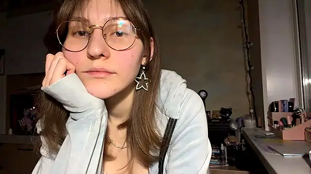 Miaaa Moon online show from February 3, 2026, 2:22 pm