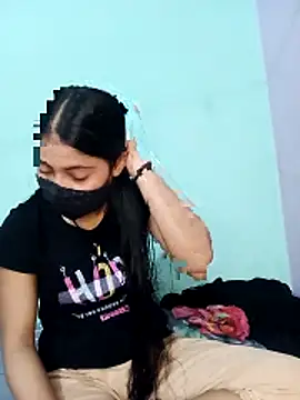 18 year old girl online show from April 24, 2026, 3:52 am