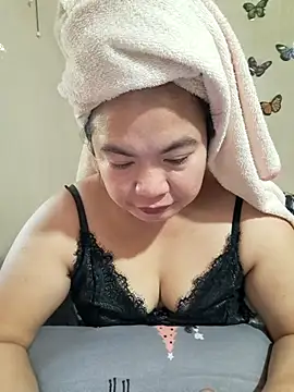 Zyramae 25 online show from June 10, 2026, 8:04 am