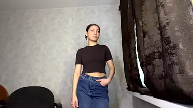 Snapshot of FoxieFlare chatting on February 12, 2026, 12:32 am FoxieFlare online show from February 12, 2026, 12:32 am