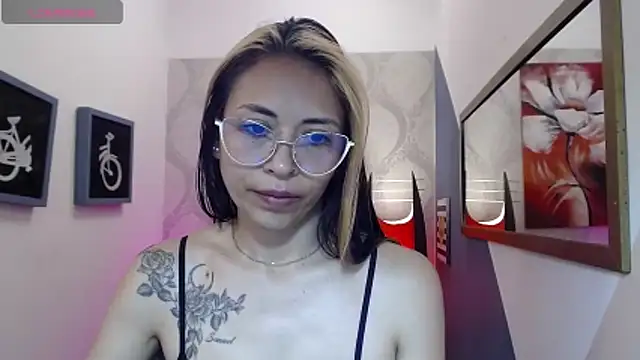 Liaaa Seraaph online show from February 3, 2026, 1:49 pm