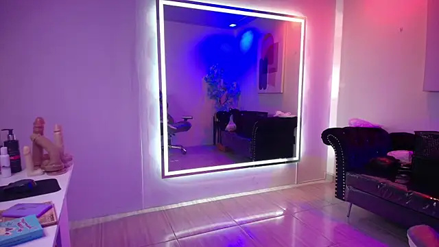 Snapshot of Madame_scarlett chatting on June 14, 2026, 11:33 am Madame scarlett online show from June 14, 2026, 11:33 am