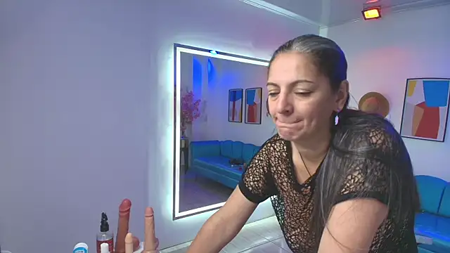 Madame scarlett online show from April 24, 2026, 11:34 am