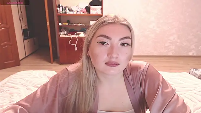 MiraRoy online show from February 10, 2026, 3:33 pm