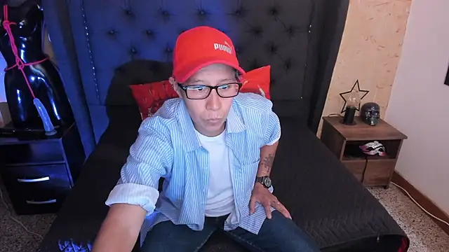 Snapshot of Kali_Panther chatting on March 11, 2026, 7:41 pm Kali Panther online show from March 11, 2026, 7:41 pm