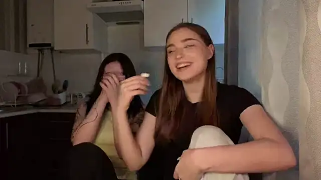 LissaBliss online show from April 30, 2026, 2:13 pm