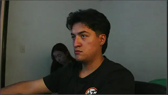 Snapshot of RoseSinsDonViktor chatting on February 28, 2026, 8:19 pm RoseSinsDonViktor online show from February 28, 2026, 8:19 pm