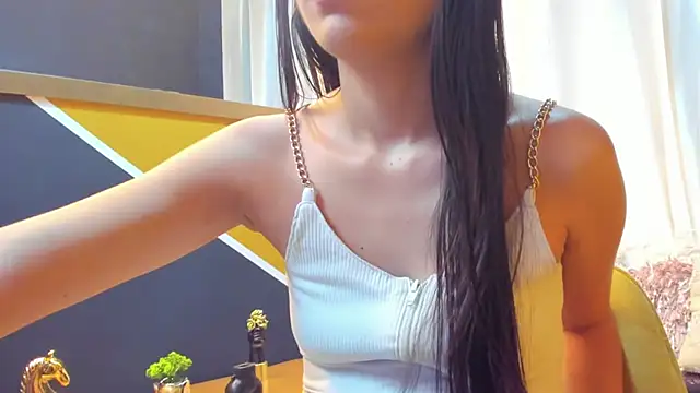 Vaiolletcooper online show from March 24, 2026, 2:39 pm