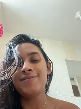 LunaHeat online show from July 5, 2026, 5:42 pm