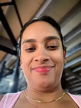 LunaHeat online show from February 26, 2026, 3:01 pm