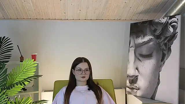 ThedaAlvarran online show from February 1, 2026, 2:59 pm