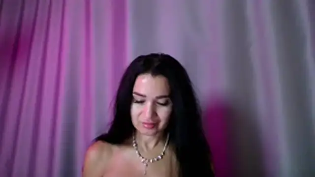 NinaKeldans online show from July 18, 2026, 5:32 pm