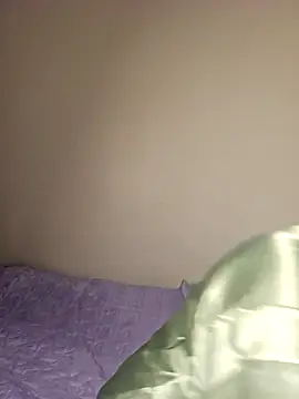 Snapshot of _ChloeRed chatting on March 28, 2026, 2:40 pm ChloeRed online show from March 28, 2026, 2:40 pm