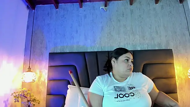 Snapshot of Maya_curvy chatting on March 8, 2026, 5:05 pm Maya curvy online show from March 8, 2026, 5:05 pm