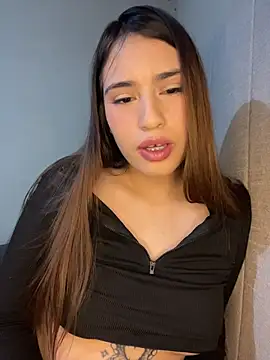 romyamo online show from February 19, 2026, 4:20 am