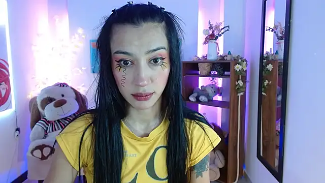 Snapshot of FIORELLA_L chatting on June 3, 2026, 12:06 pm FIORELLA L online show from June 3, 2026, 12:06 pm