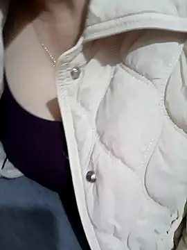 Snapshot of Tulip_ii chatting on March 4, 2026, 12:18 am Tulip ii online show from March 4, 2026, 12:18 am