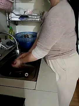 Snapshot of Tulip_ii chatting on March 18, 2026, 3:20 am Tulip ii online show from March 18, 2026, 3:20 am