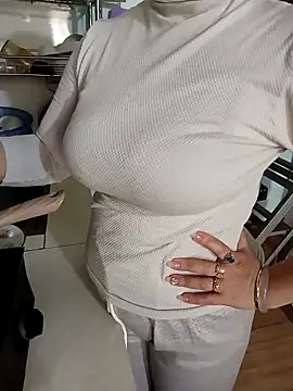 Snapshot of Tulip_ii chatting on March 13, 2026, 4:06 am Tulip ii online show from March 13, 2026, 4:06 am