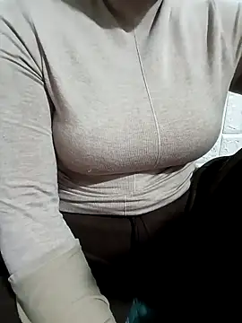 Snapshot of Tulip_ii chatting on March 13, 2026, 4:12 pm Tulip ii online show from March 13, 2026, 4:12 pm