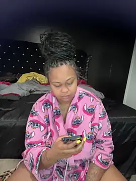Snapshot of tipheragain chatting on April 15, 2026, 5:17 pm tipheragain online show from April 15, 2026, 5:17 pm