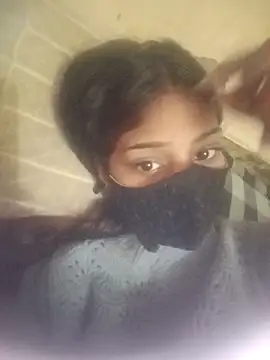 queen gairl online show from February 7, 2026, 7:11 pm