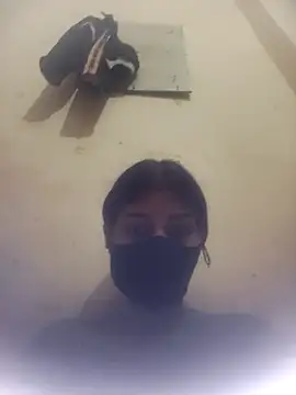 queen gairl online show from February 12, 2026, 5:51 am