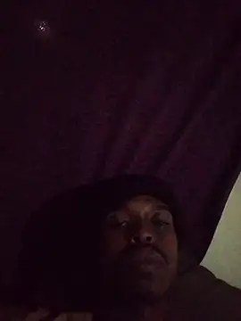 LLYSL online show from February 21, 2026, 9:39 pm