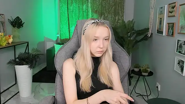 Snapshot of MaoqiBeverly chatting on March 8, 2026, 5:22 am MaoqiBeverly online show from March 8, 2026, 5:22 am