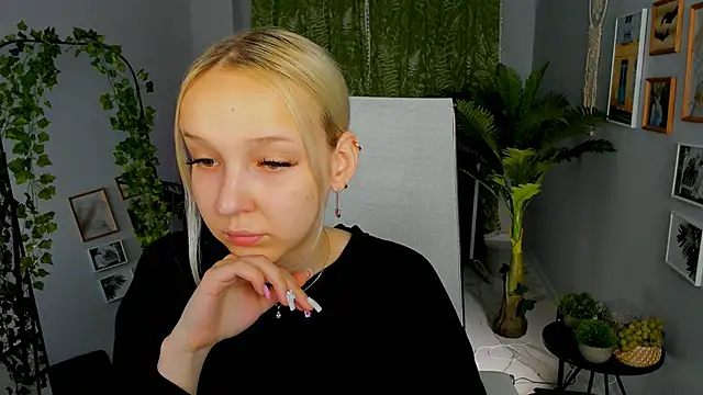 MaoqiBeverly online show from May 7, 2026, 8:28 am