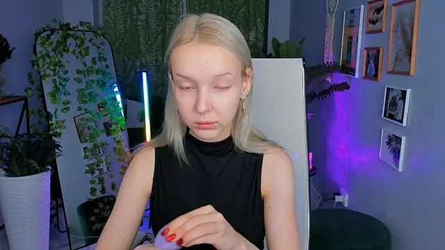 Snapshot of MaoqiBeverly chatting on March 27, 2026, 5:27 am MaoqiBeverly online show from March 27, 2026, 5:27 am