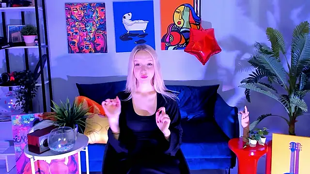 Snapshot of MaoqiBeverly chatting on March 12, 2026, 8:18 am MaoqiBeverly online show from March 12, 2026, 8:18 am