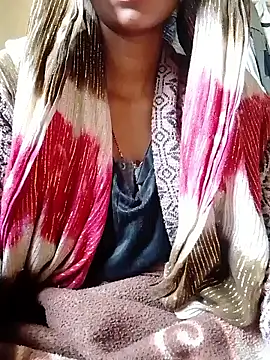 Snapshot of Nisha_011 chatting on February 10, 2026, 7:40 am Nisha 011 online show from February 10, 2026, 7:40 am