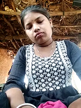 Snapshot of Nisha_011 chatting on February 26, 2026, 8:14 am Nisha 011 online show from February 26, 2026, 8:14 am