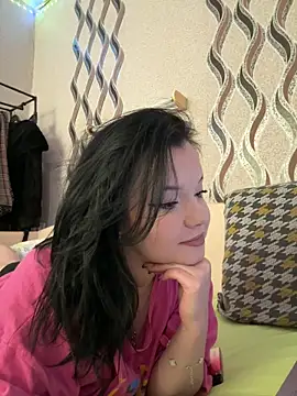 Lesllie  online show from February 3, 2026, 9:03 am