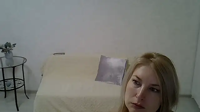 Opaldream online show from May 1, 2026, 7:30 pm