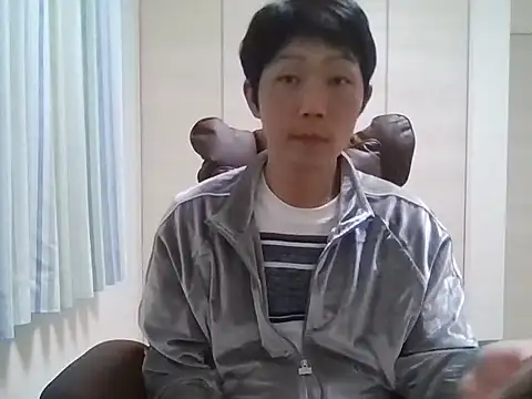 Snapshot of K0U-123 chatting on April 12, 2026, 12:52 pm K0U-123 online show from April 12, 2026, 12:52 pm