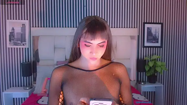 Sophia Valentina online show from February 9, 2026, 12:47 pm