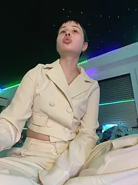 Just-Lilly online show from March 15, 2026, 9:22 pm