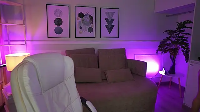 IvyGrabes online show from July 15, 2026, 11:39 am