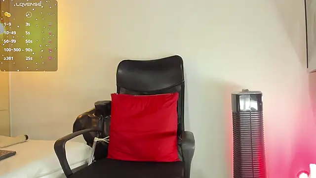 RousMature online show from April 5, 2026, 7:20 pm