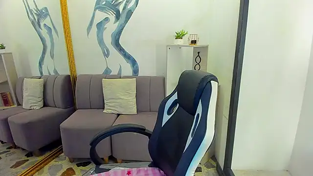 CarolineFyre online show from February 14, 2026, 1:00 pm