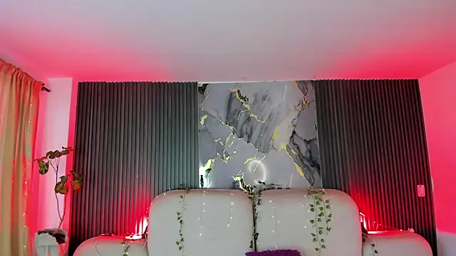 CarolineFyre online show from June 25, 2026, 12:54 pm