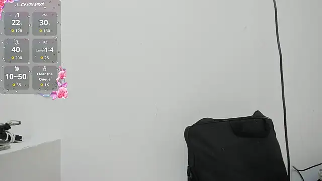CarolineFyre online show from June 10, 2026, 12:28 pm