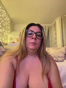 JasmineGlow7 online show from March 8, 2026, 6:22 pm