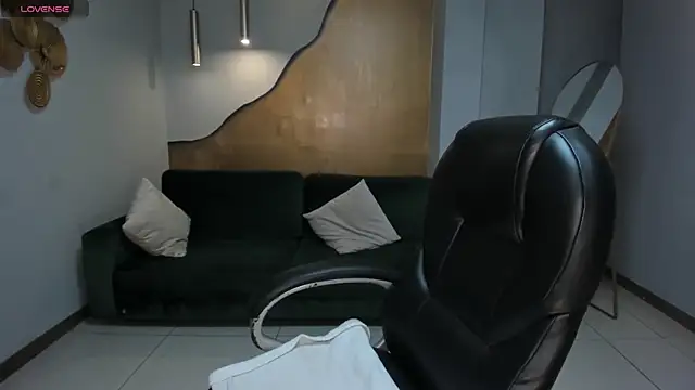 ScarlettRose X online show from March 10, 2026, 7:07 pm