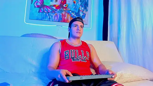 jhon nicolas online show from February 10, 2026, 8:41 pm