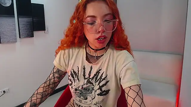 Snapshot of mere_in_redd chatting on February 24, 2026, 12:06 pm mere in redd online show from February 24, 2026, 12:06 pm