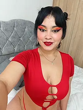 zoe love18 online show from May 7, 2026, 4:39 am