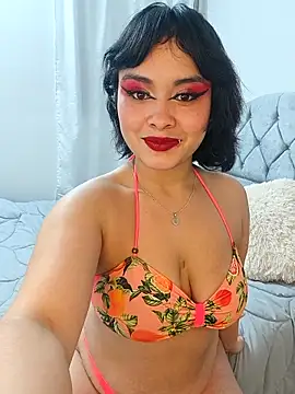 zoe love18 online show from April 25, 2026, 4:48 am